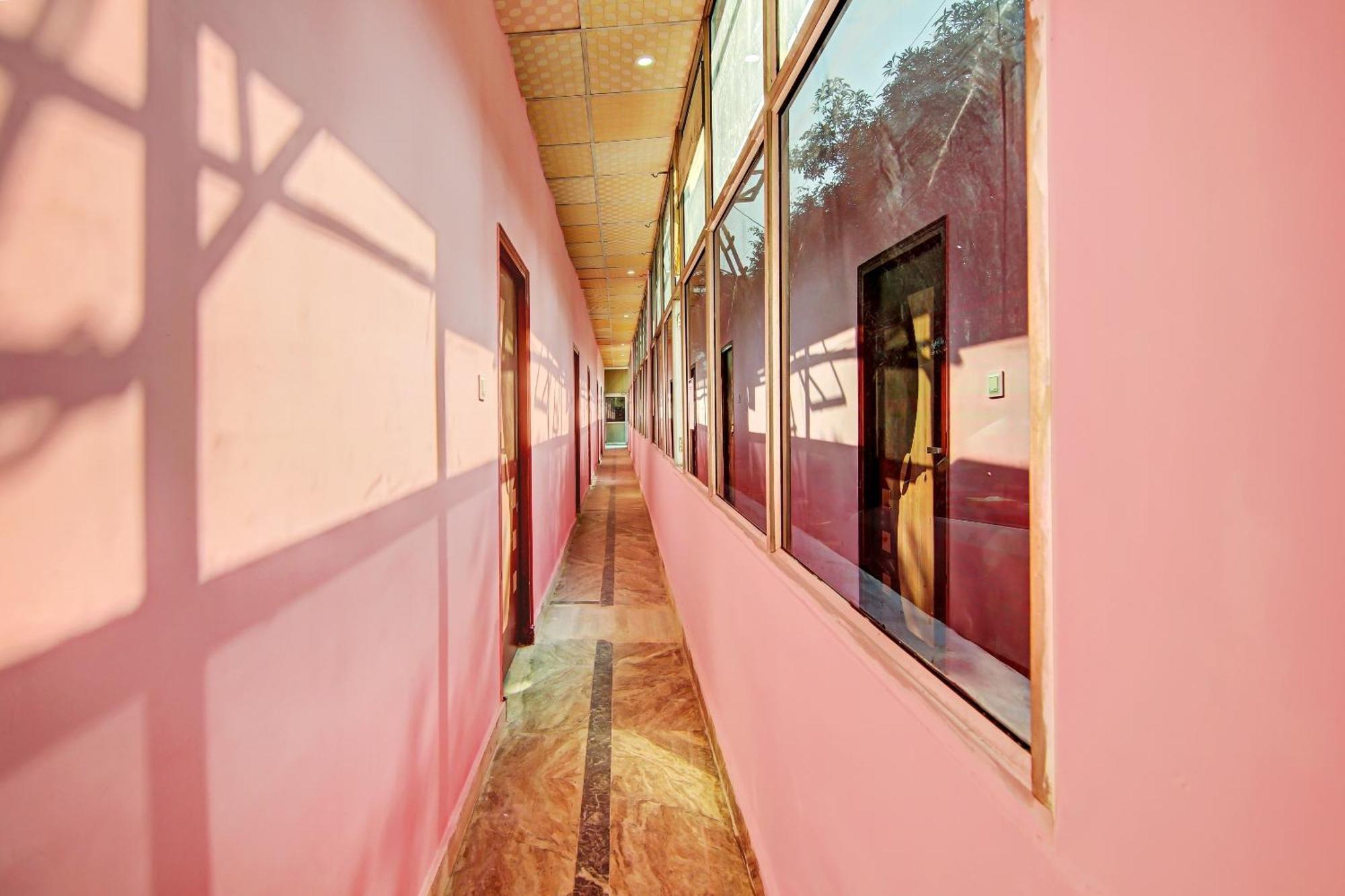 Hotel O Gg Farms Мератх Экстерьер фото